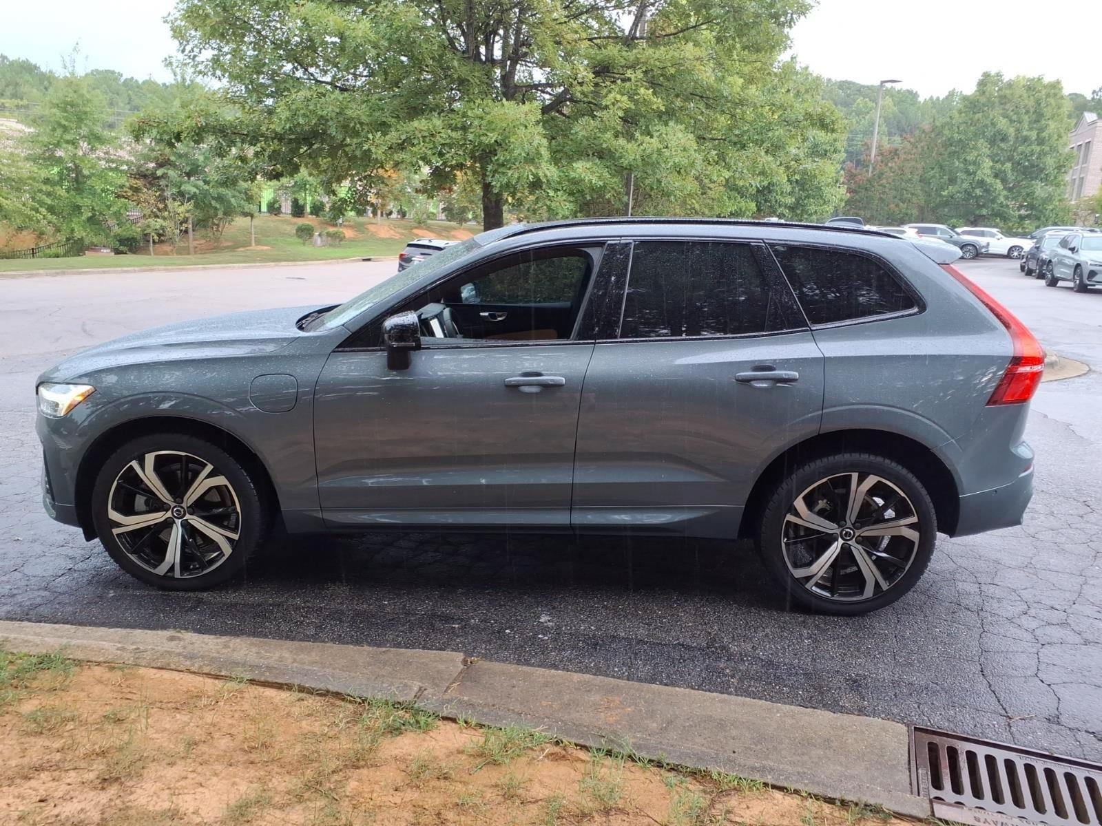 Certified 2024 Volvo XC60 T8 Ultimate w/ Protection Package Premier AWD/4WD image 7