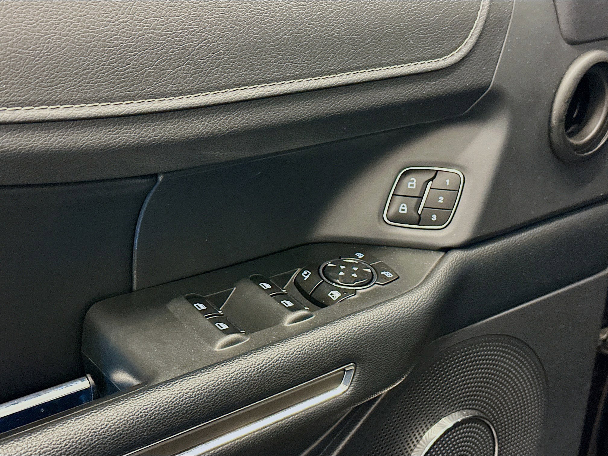 Used 2024 Ford Expedition XLT image 15