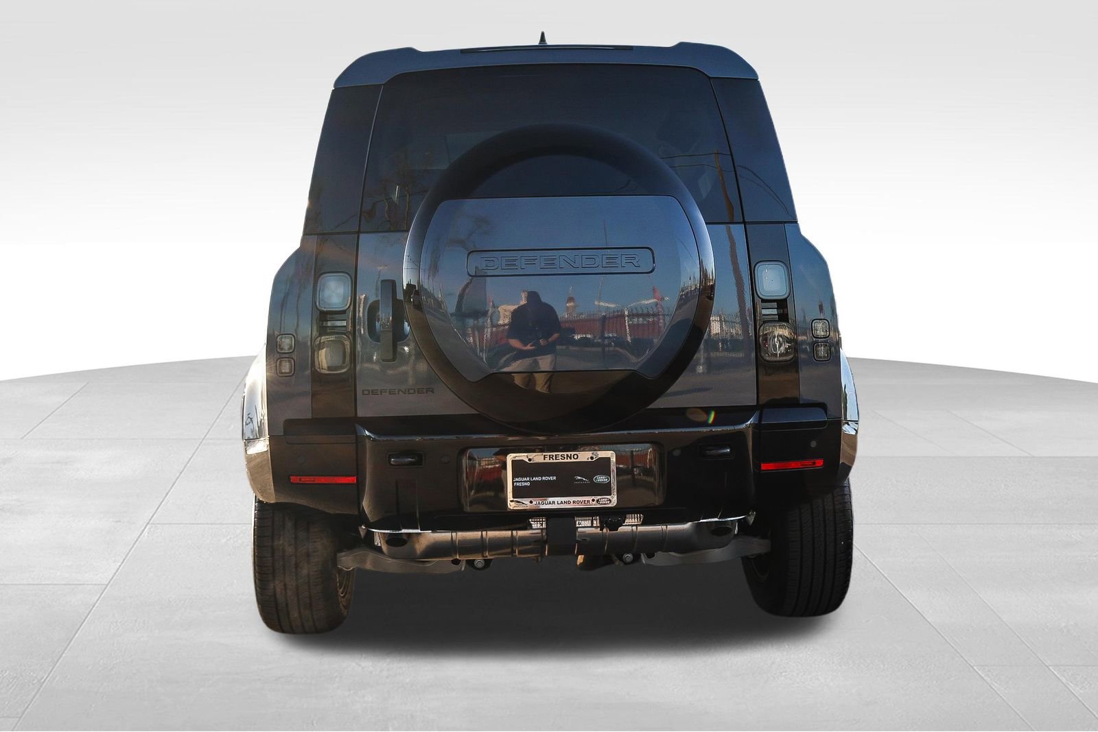 New 2026 Land Rover Defender 110 X-Dynamic SE image 5