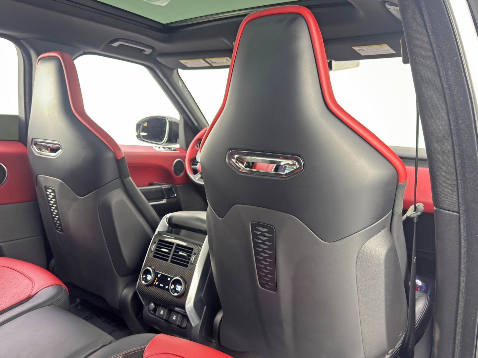 Used 2019 Land Rover Range Rover Sport SVR image 41