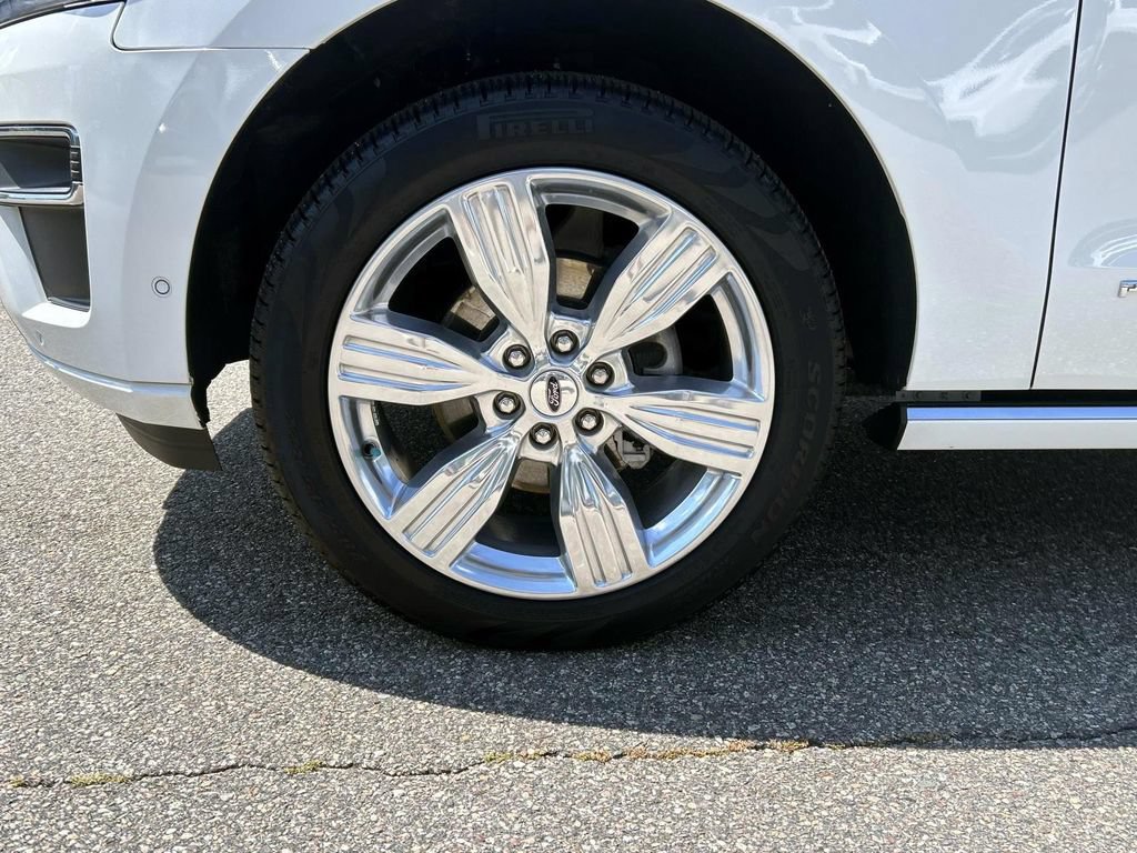 Used 2024 Ford Expedition Max Platinum AWD/4WD image 9