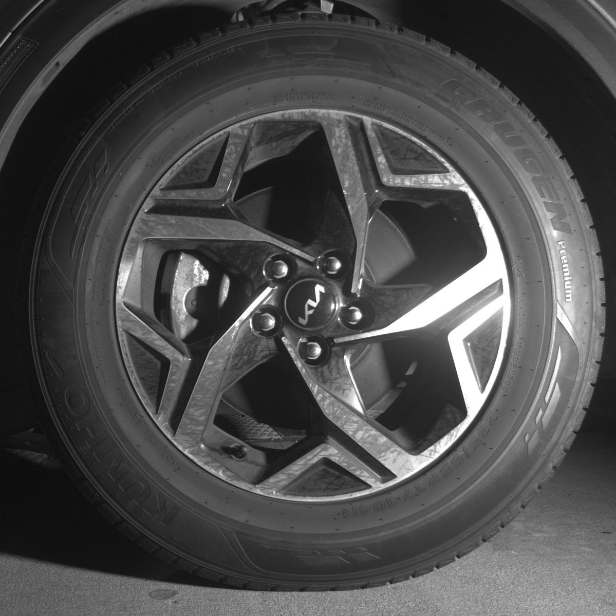 Used 2024 Kia Sportage LX image 9