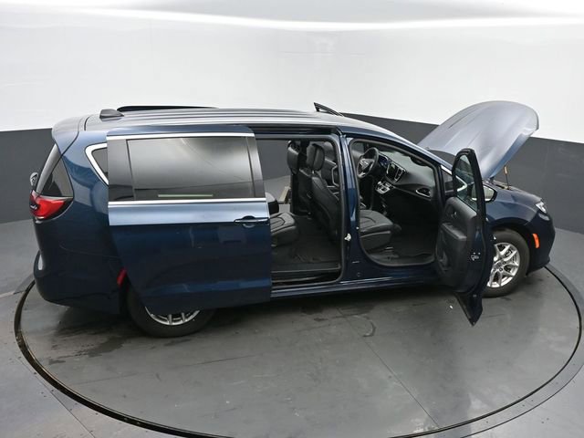 Used 2025 Chrysler Pacifica Select FWD image 65