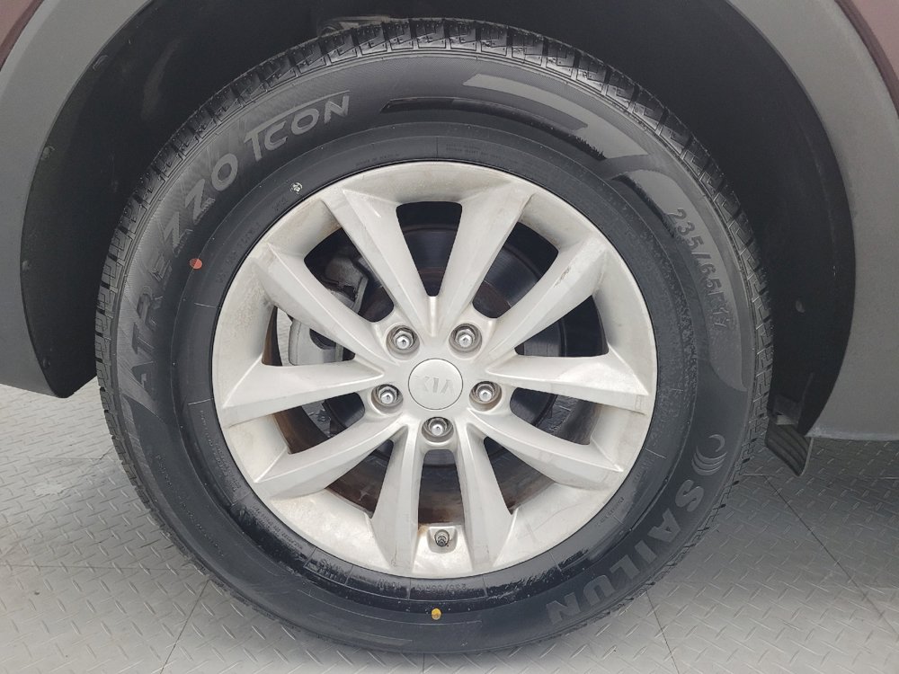 Used 2018 Kia Sorento FWD image 31
