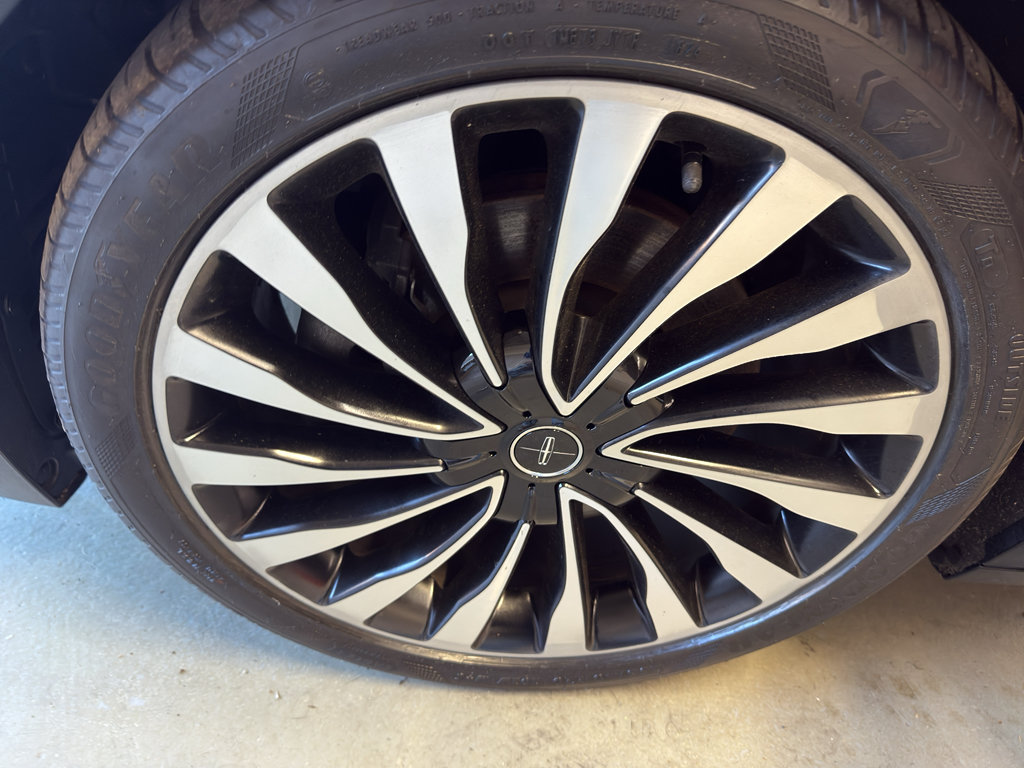 Used 2018 Lincoln Continental Black Label AWD/4WD image 33