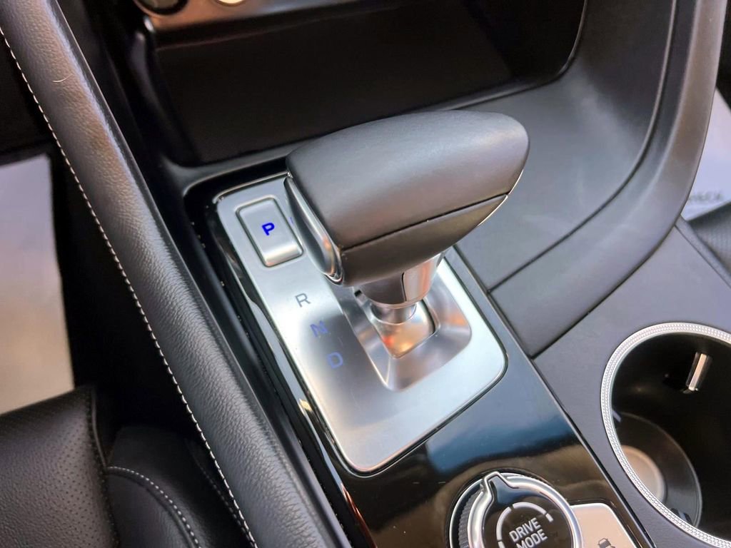 Used 2023 Genesis G70 2.0T image 20