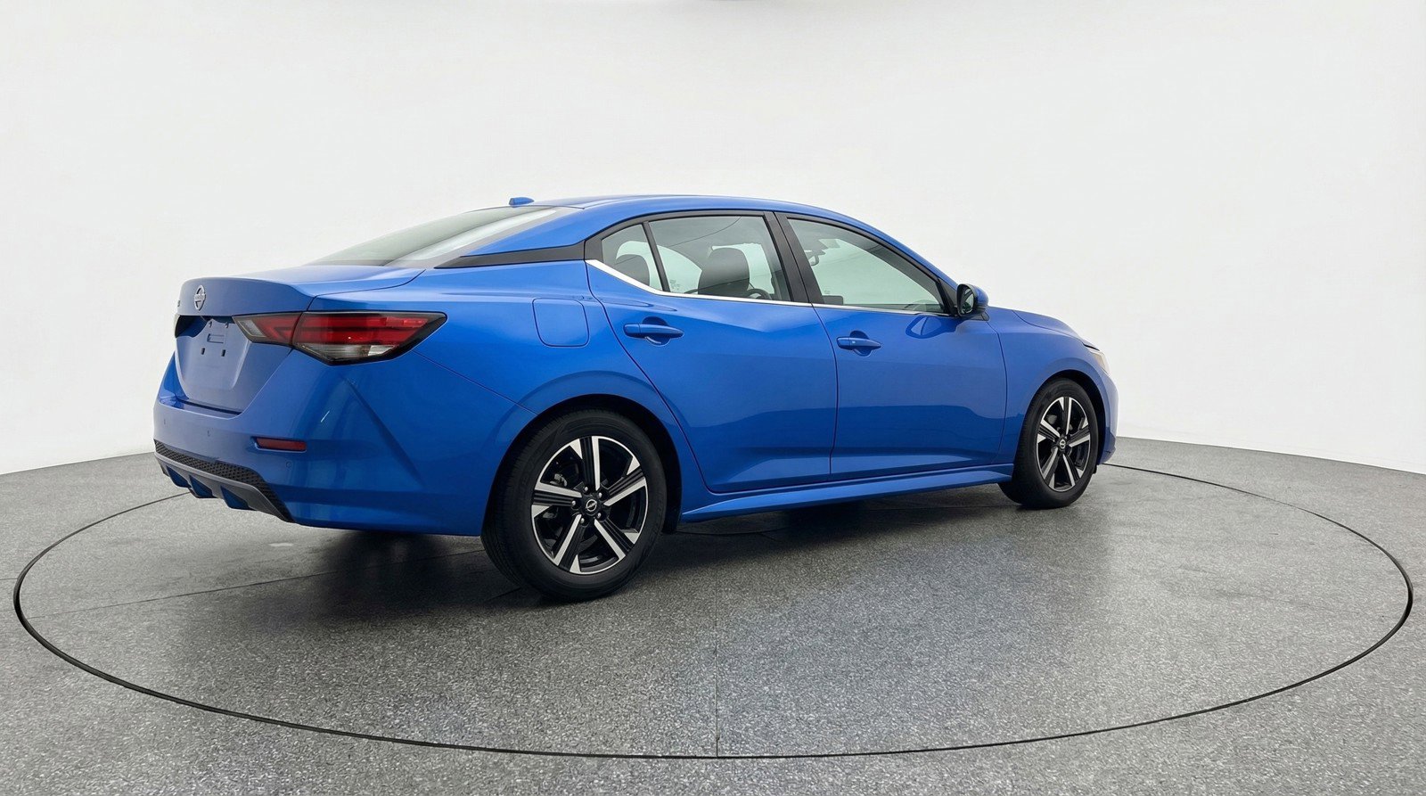 Used 2025 Nissan Sentra SV image 9