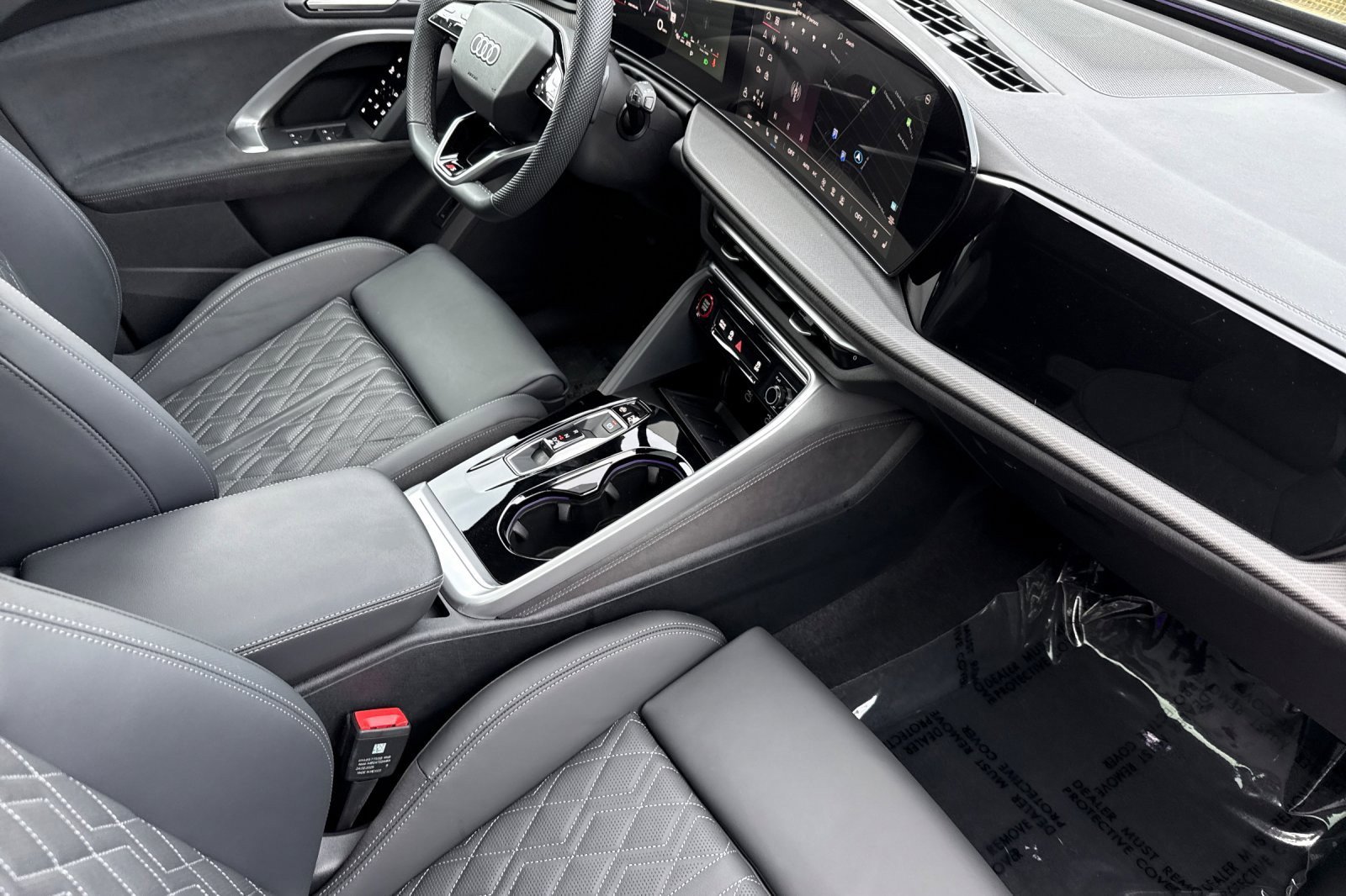 Used 2025 Audi SQ5 Premium Plus w/ Premium Plus Package image 15