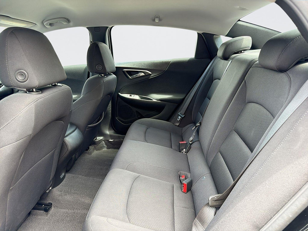 Used 2025 Chevrolet Malibu RS FWD image 25