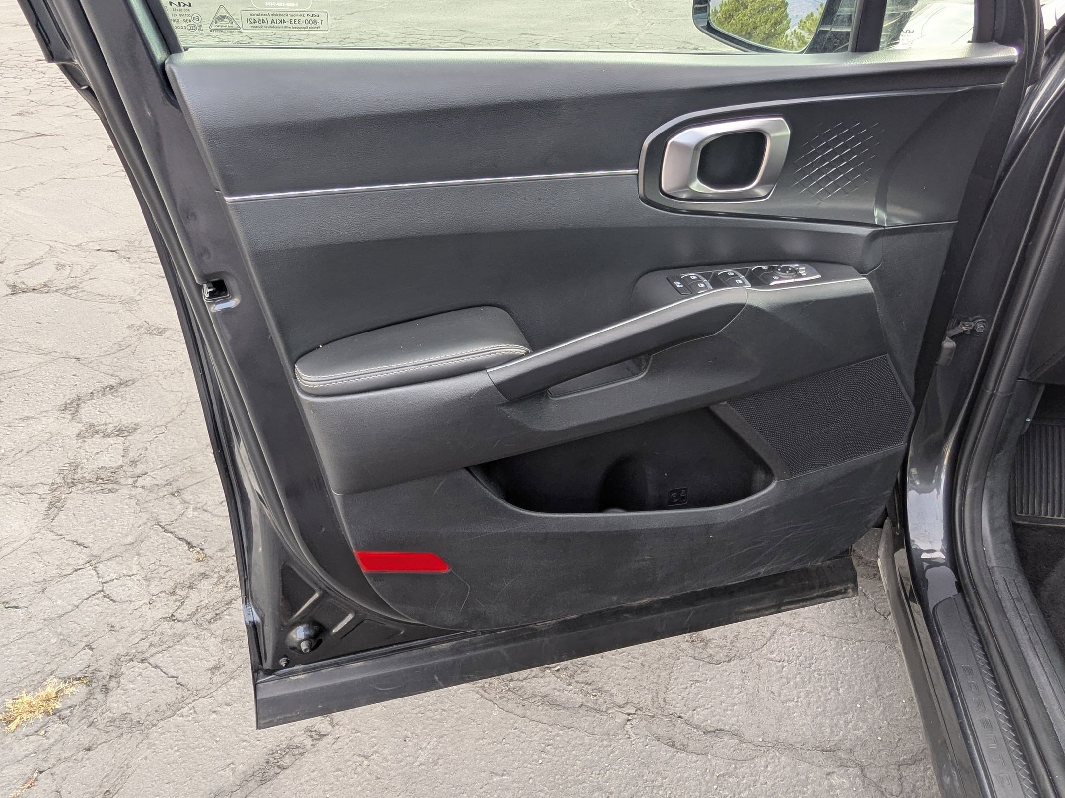 Used 2024 Kia Sorento S image 12