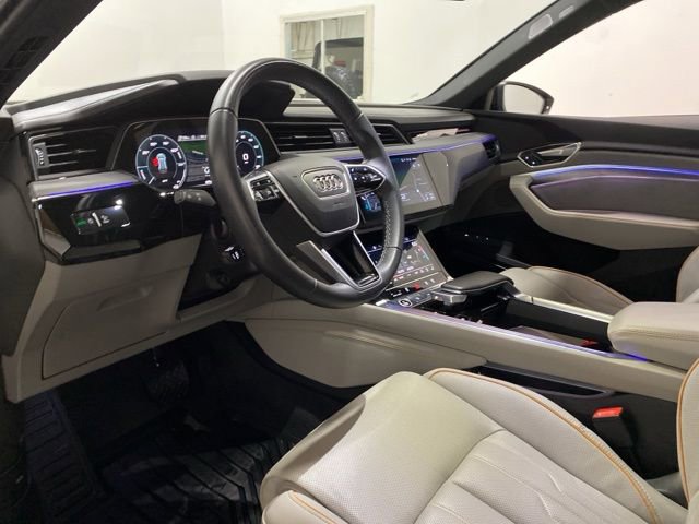 Used 2024 Audi Q8 e-tron Prestige w/ Prestige Package image 19