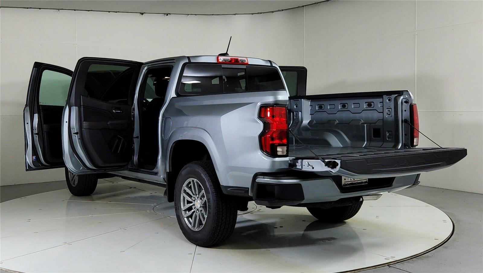Used 2023 Chevrolet Colorado LT w/ LT Convenience Package II RWD image 11