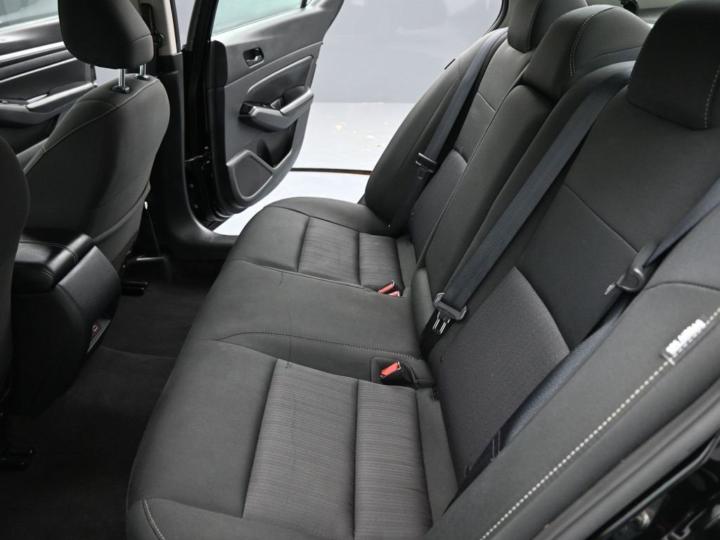 Used 2023 Nissan Altima 2.5 SV image 10