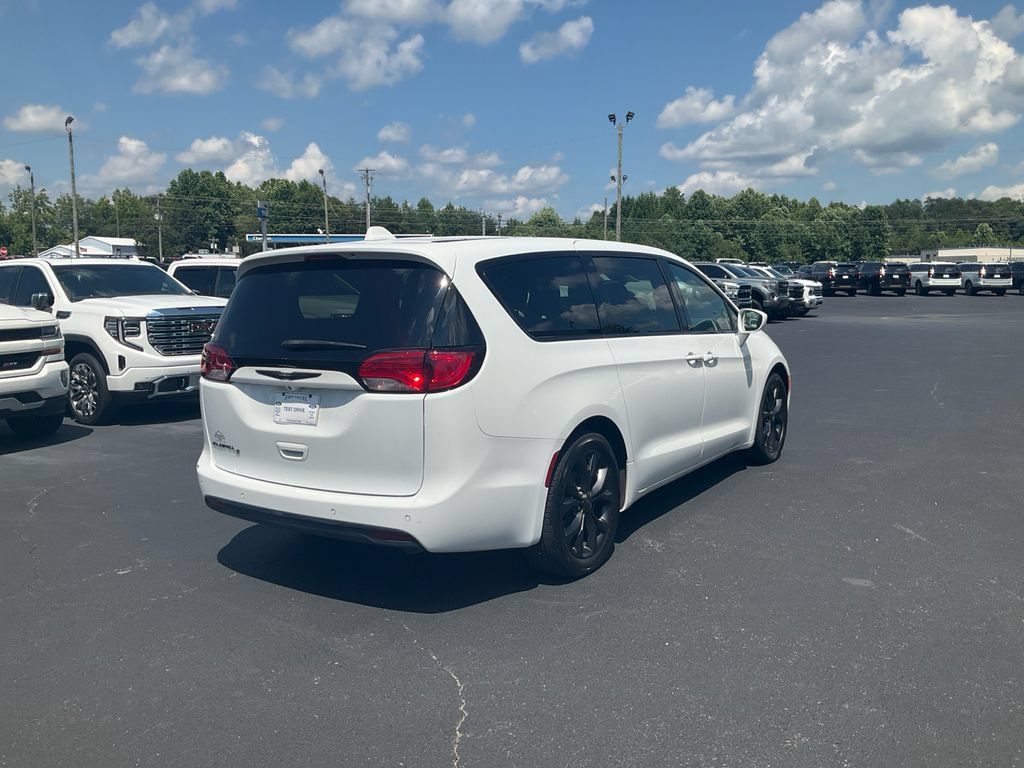 Used 2020 Chrysler Pacifica Touring w/ S Appearance Package FWD image 5