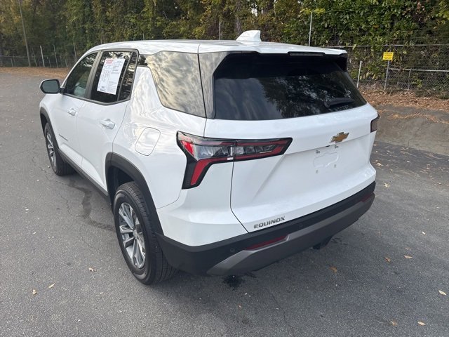 Used 2025 Chevrolet Equinox LT image 3