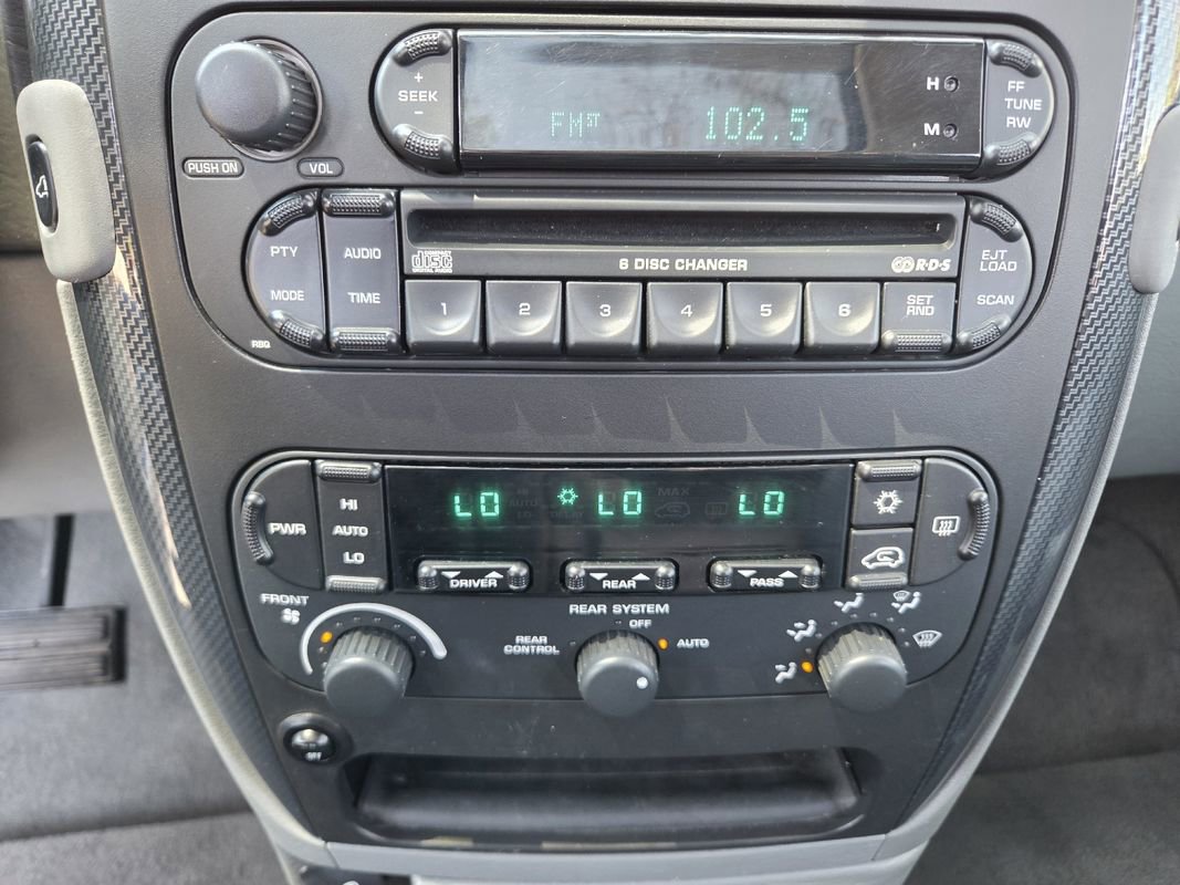 Used 2005 Dodge Grand Caravan SXT w/ Leather Interior Group FWD image 28