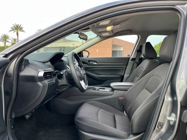 Used 2025 Nissan Altima 2.5 SV FWD image 10