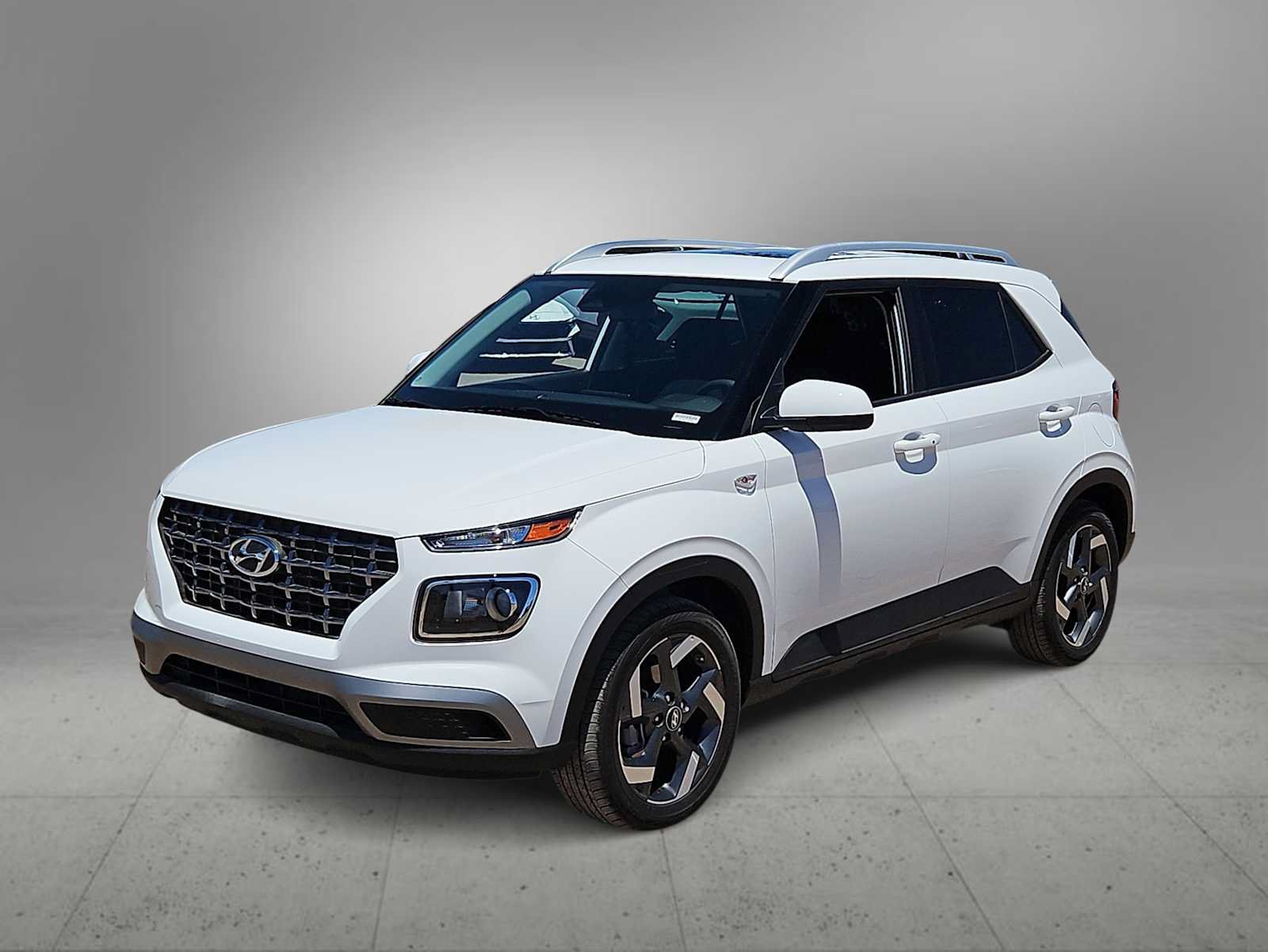 Used 2026 Hyundai Venue SEL FWD image 4