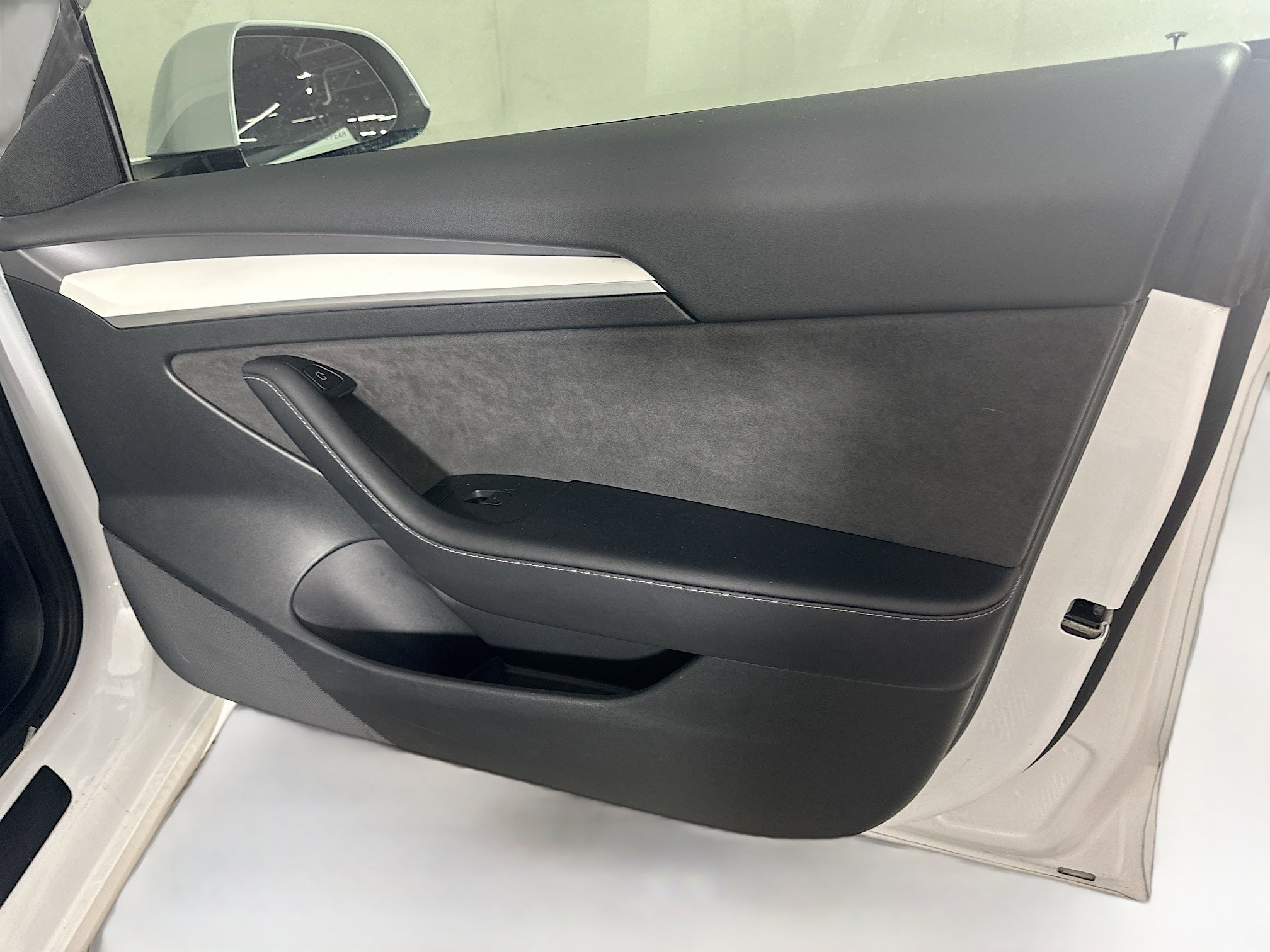 Used 2023 Tesla Model 3 Standard Range image 30