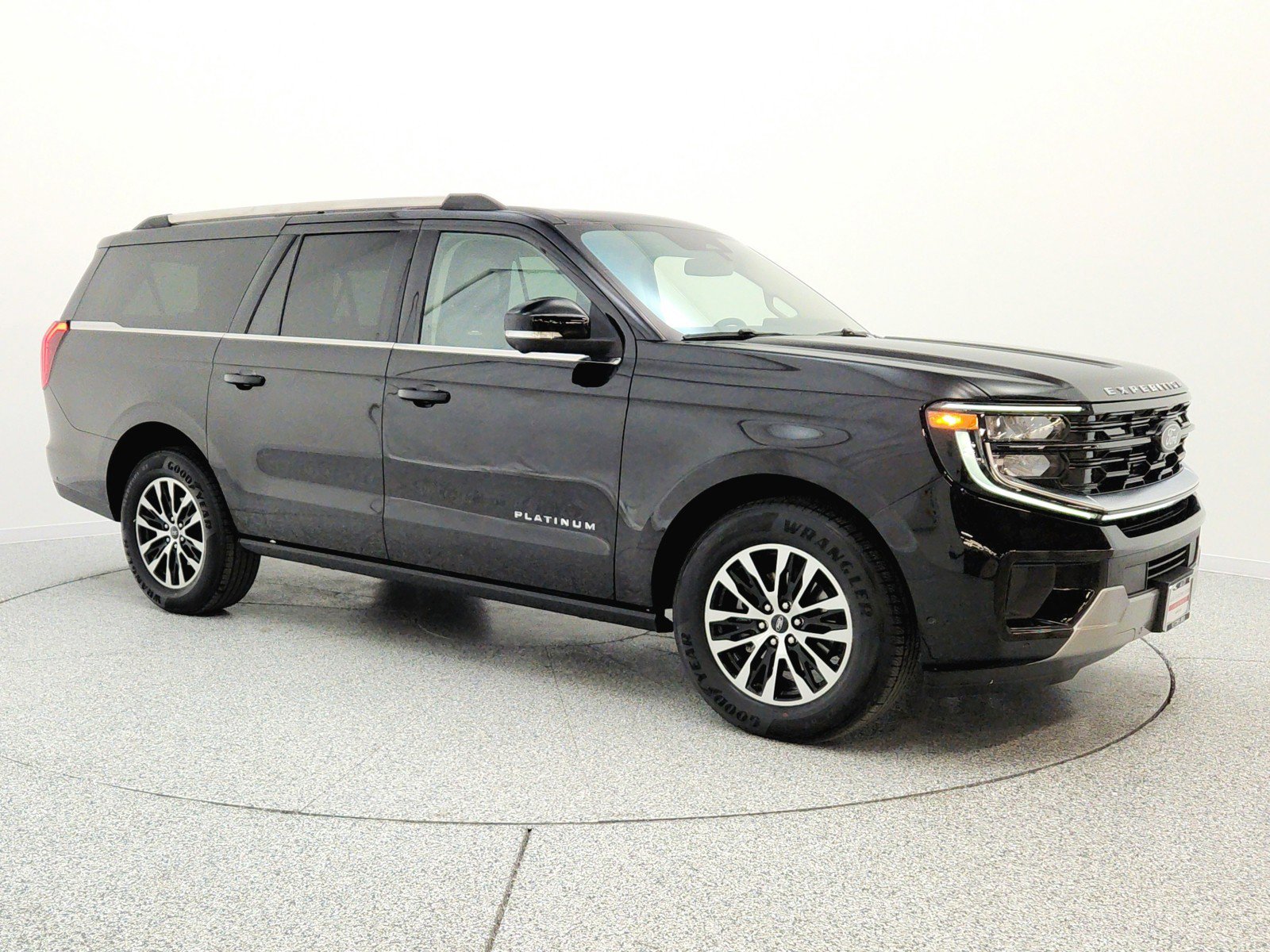 Used 2025 Ford Expedition Max Platinum AWD/4WD image 3