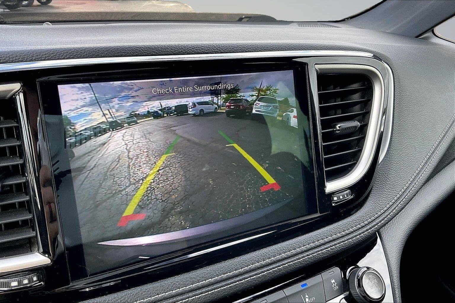 Used 2021 Chrysler Pacifica Touring-L w/ S Appearance Package FWD image 20