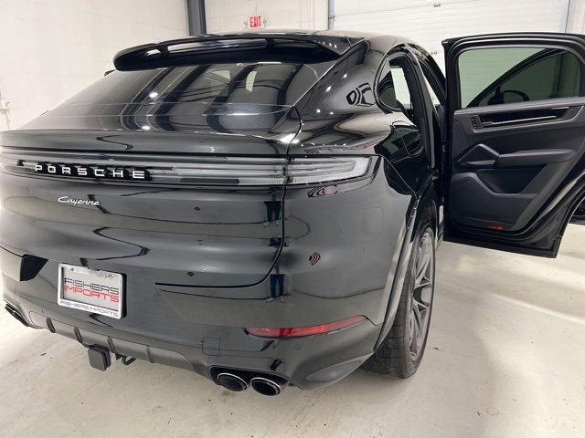 Used 2024 Porsche Cayenne Coupe image 25