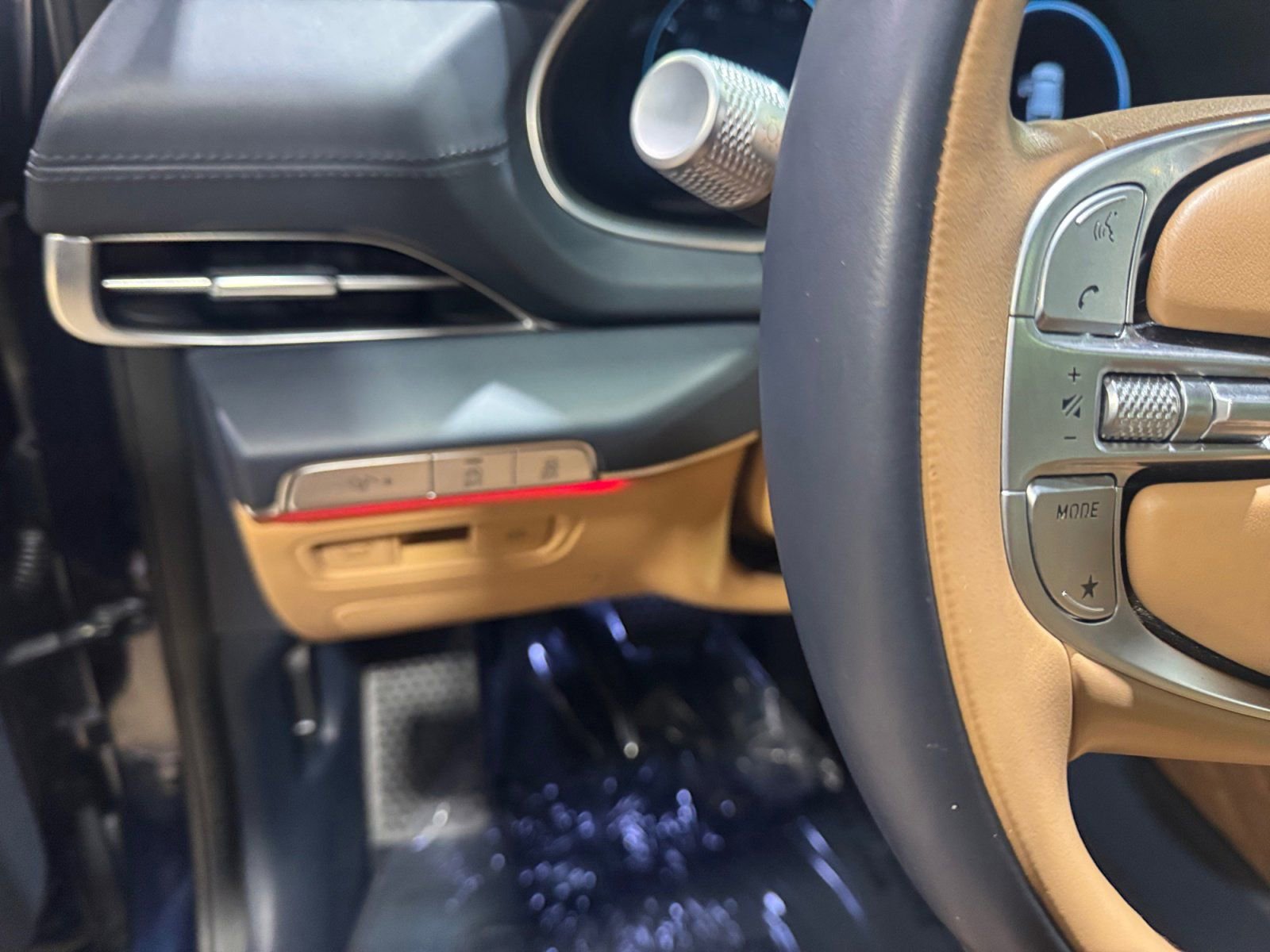 Used 2024 Genesis GV80 3.5T w/ Winter Weather Package image 22