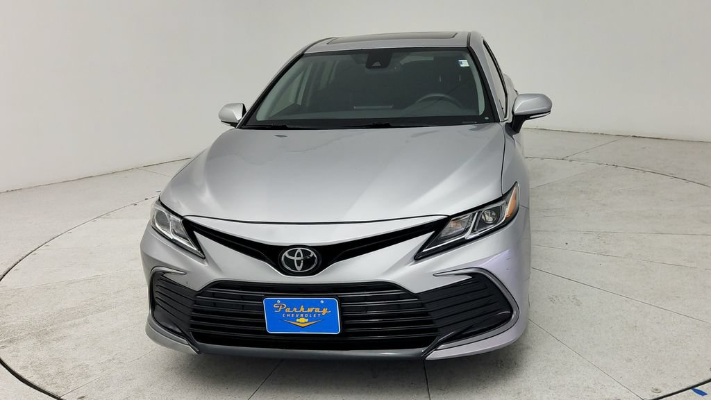 Used 2024 Toyota Camry LE w/ Convenience Package FWD image 2