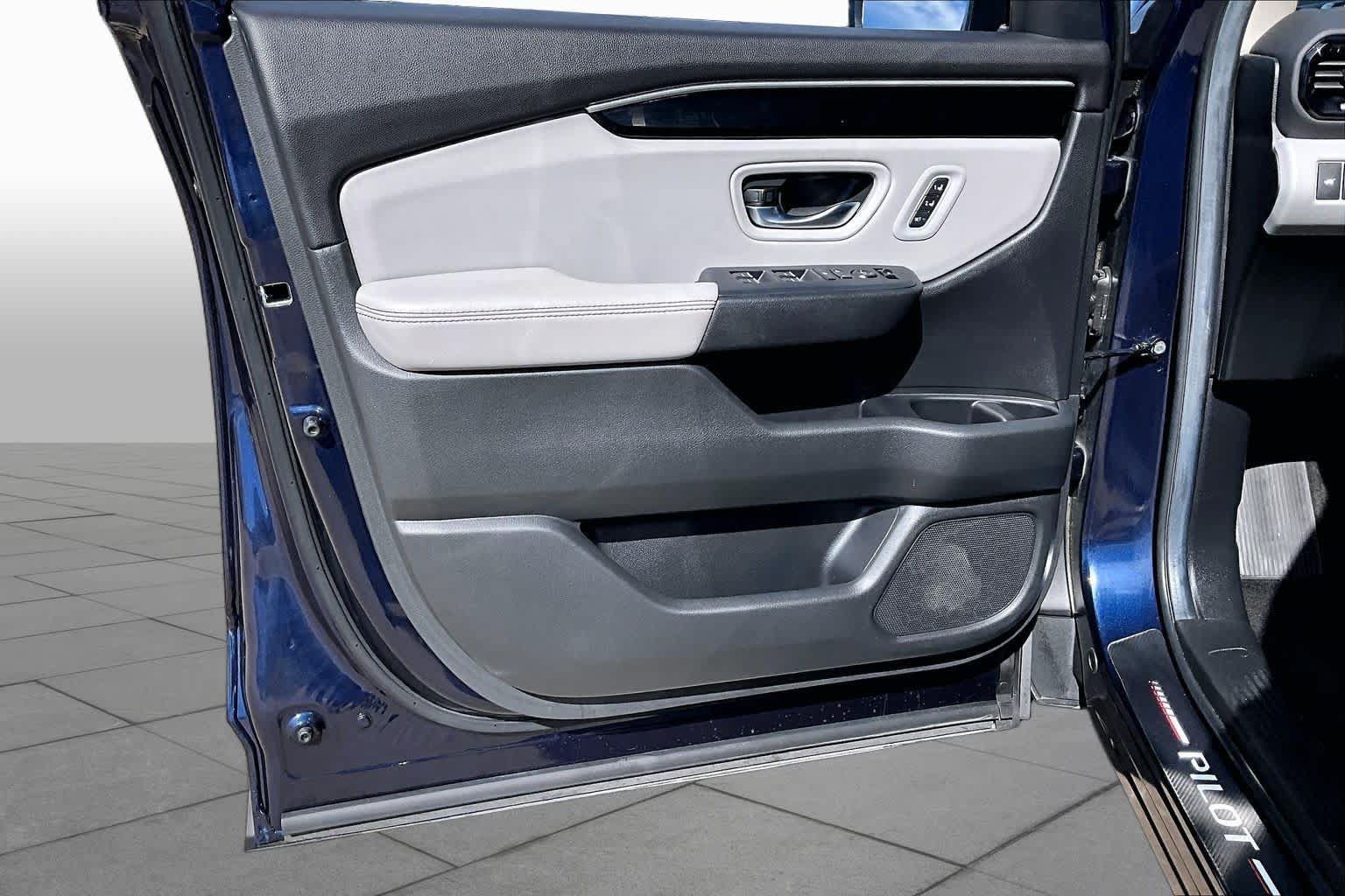 Used 2025 Honda Pilot EX-L image 22