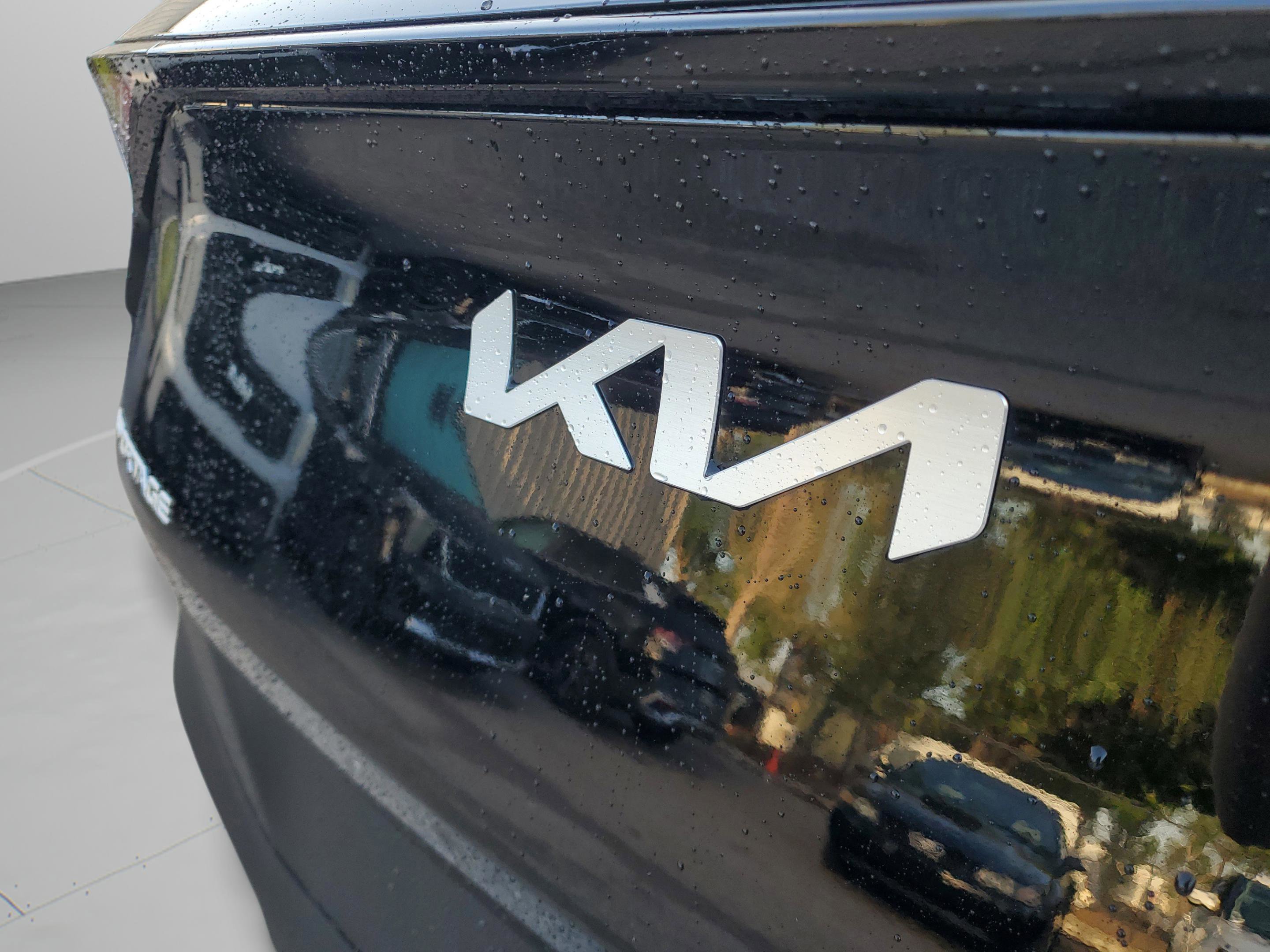 Certified 2025 Kia Sportage EX w/ Premium Package image 7