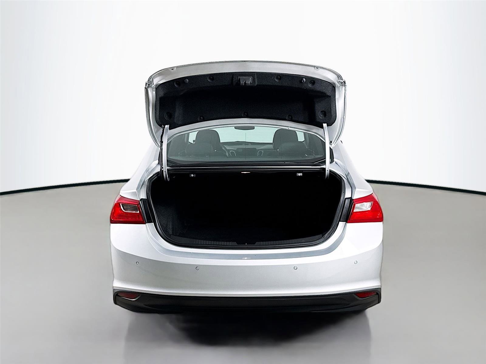 Used 2021 Chevrolet Malibu LS image 23