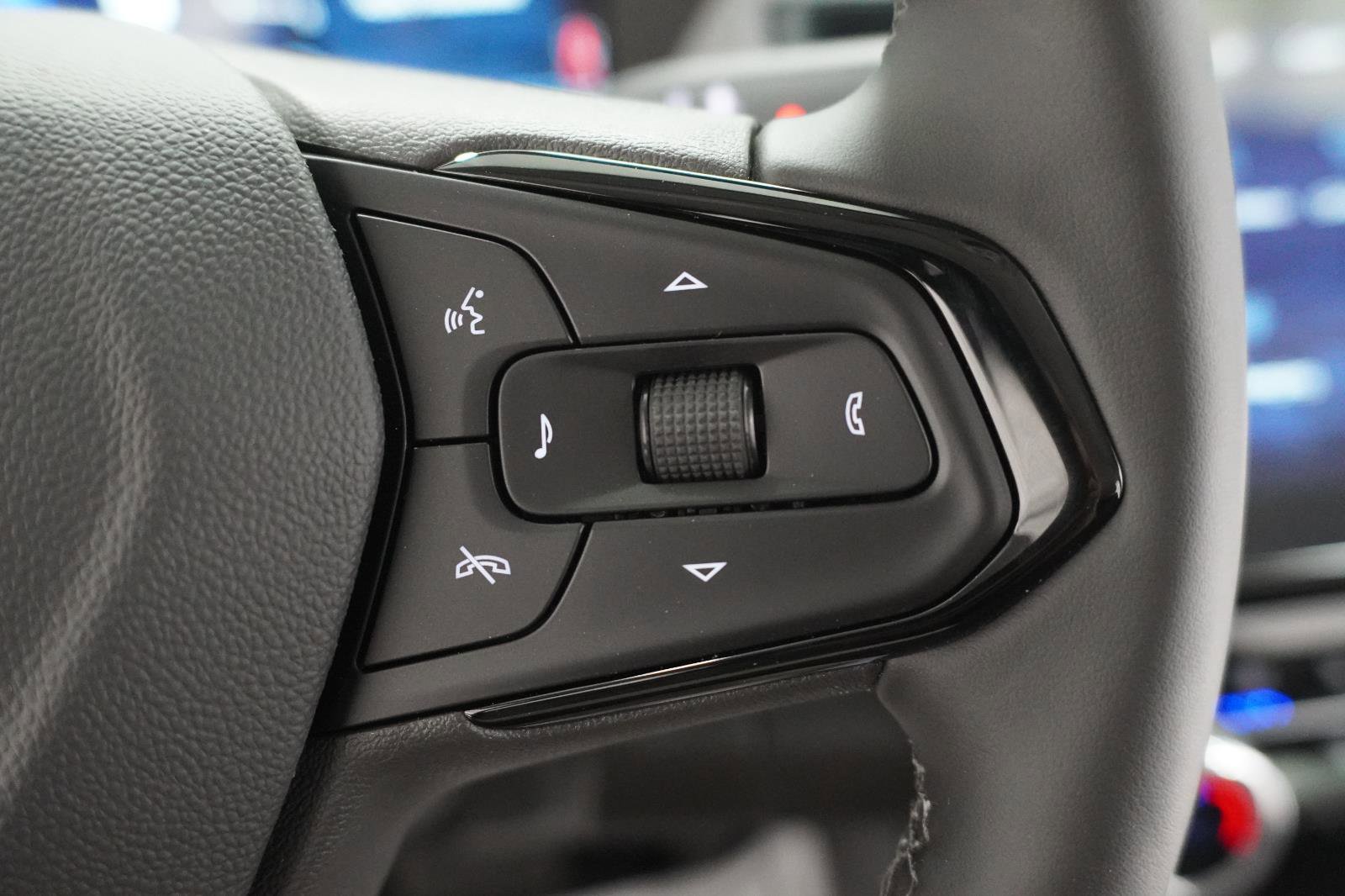 New 2027 Chevrolet Bolt RS FWD image 21