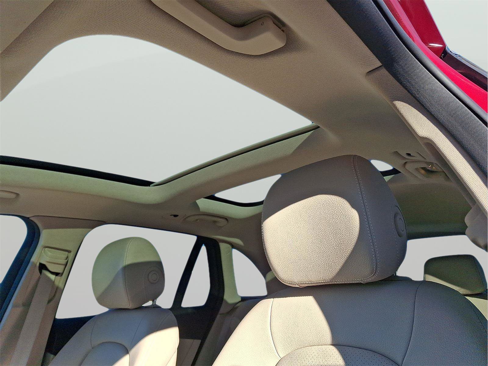 Used 2019 Mercedes-Benz GLC 300 4MATIC image 14