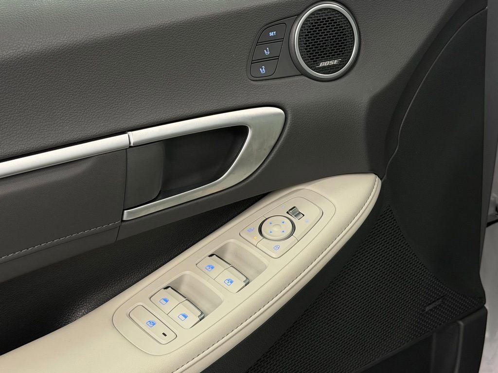 New 2025 Hyundai Sonata Limited image 12