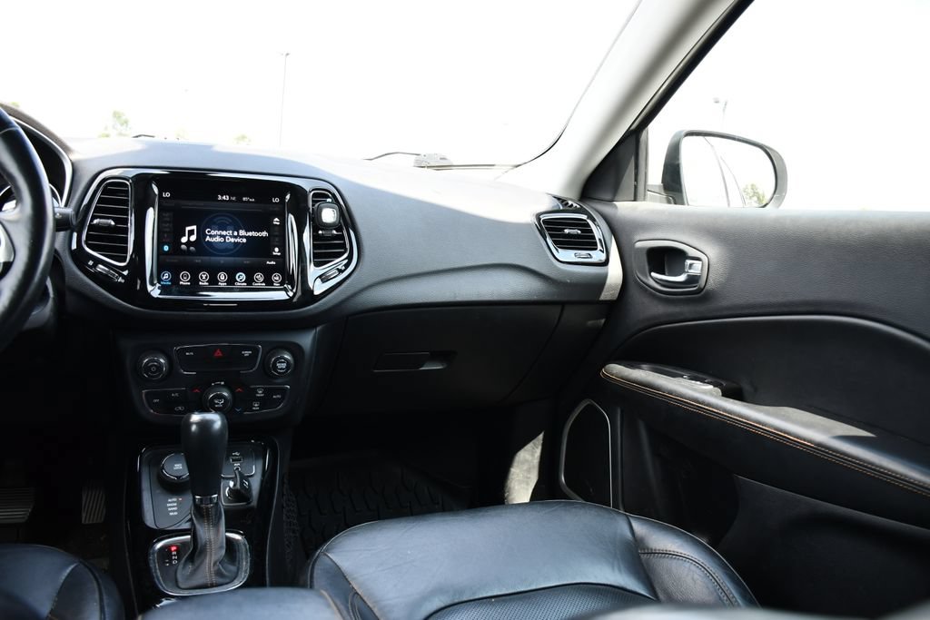 Used 2017 Jeep Compass Limited w/ Navigation Group AWD/4WD image 22