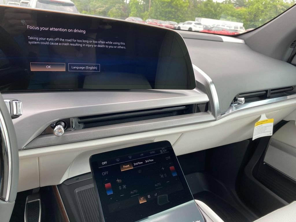 New 2026 Cadillac Vistiq Luxury w/ LPO, Floor Liner Package image 14