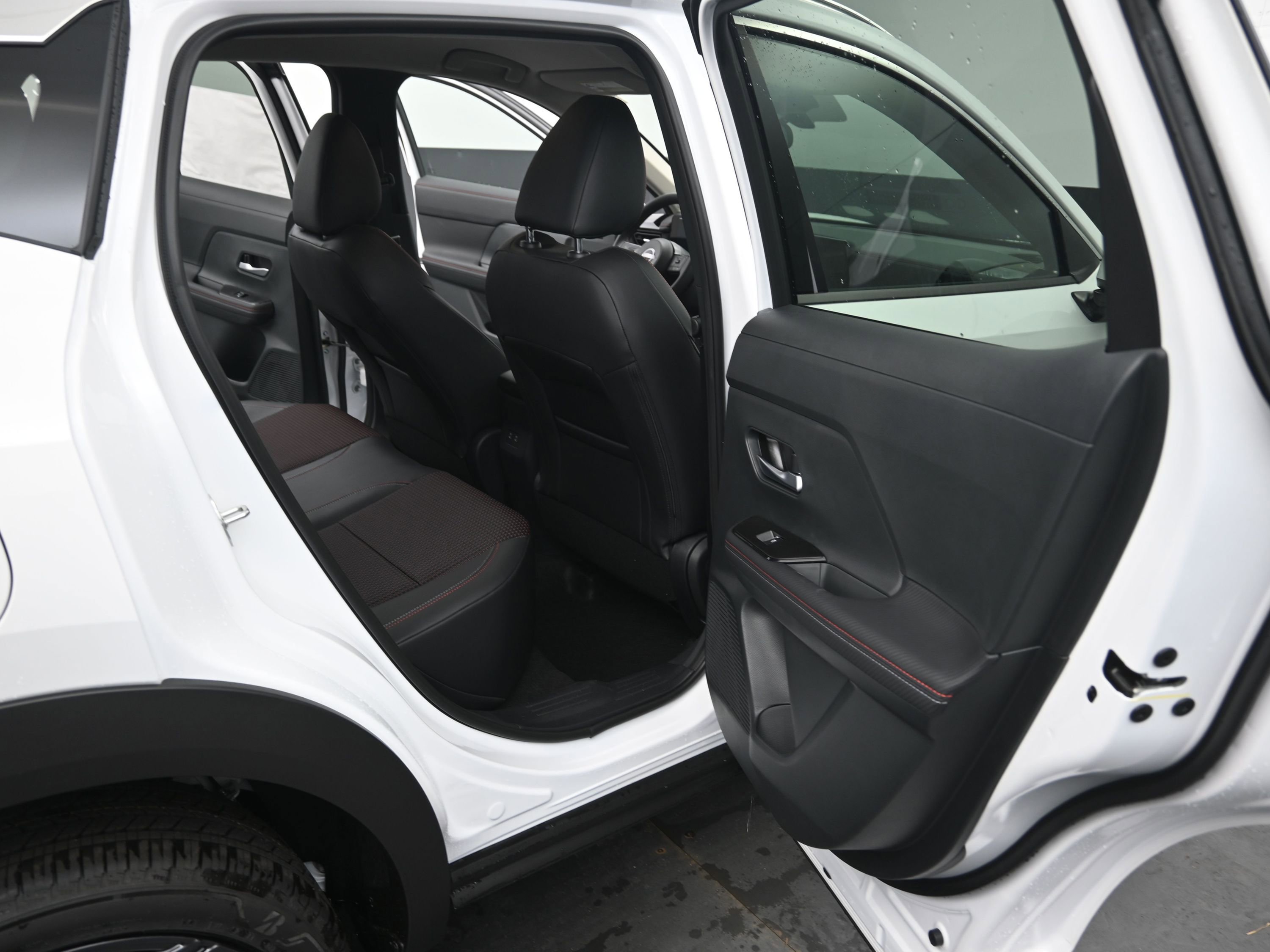 New 2025 Nissan Kicks SR image 29