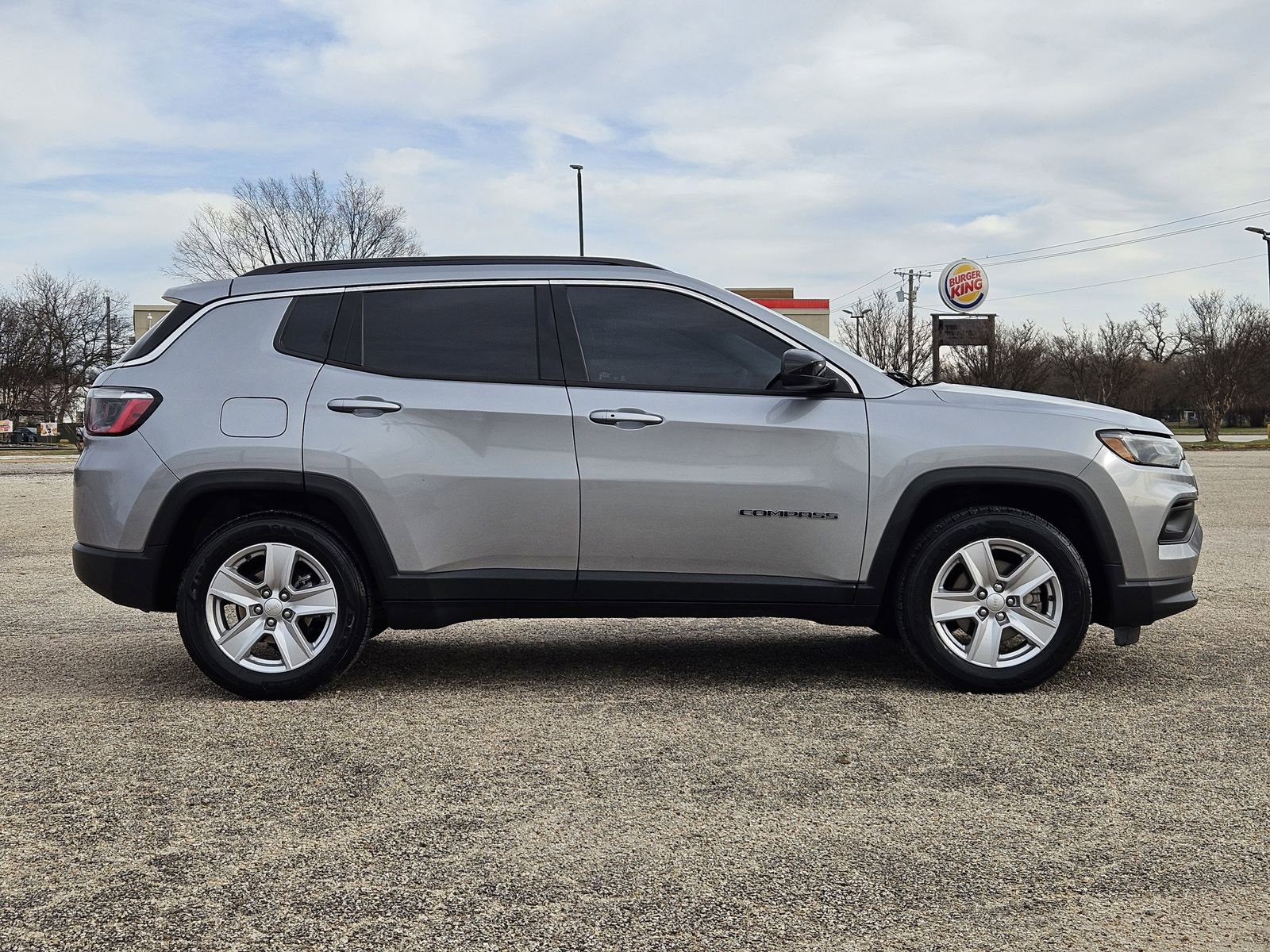 Used 2022 Jeep Compass Latitude image 7