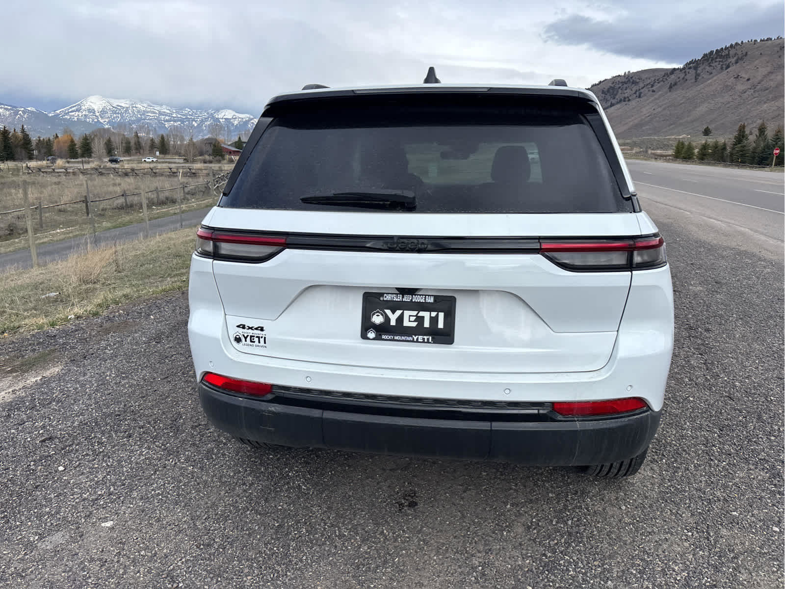 New 2025 Jeep Grand Cherokee Altitude image 26