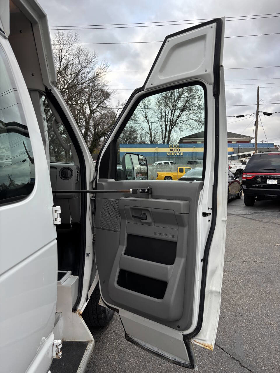 Used 2011 Ford E-250 and Econoline 250 Extended w/ PWR Group image 20