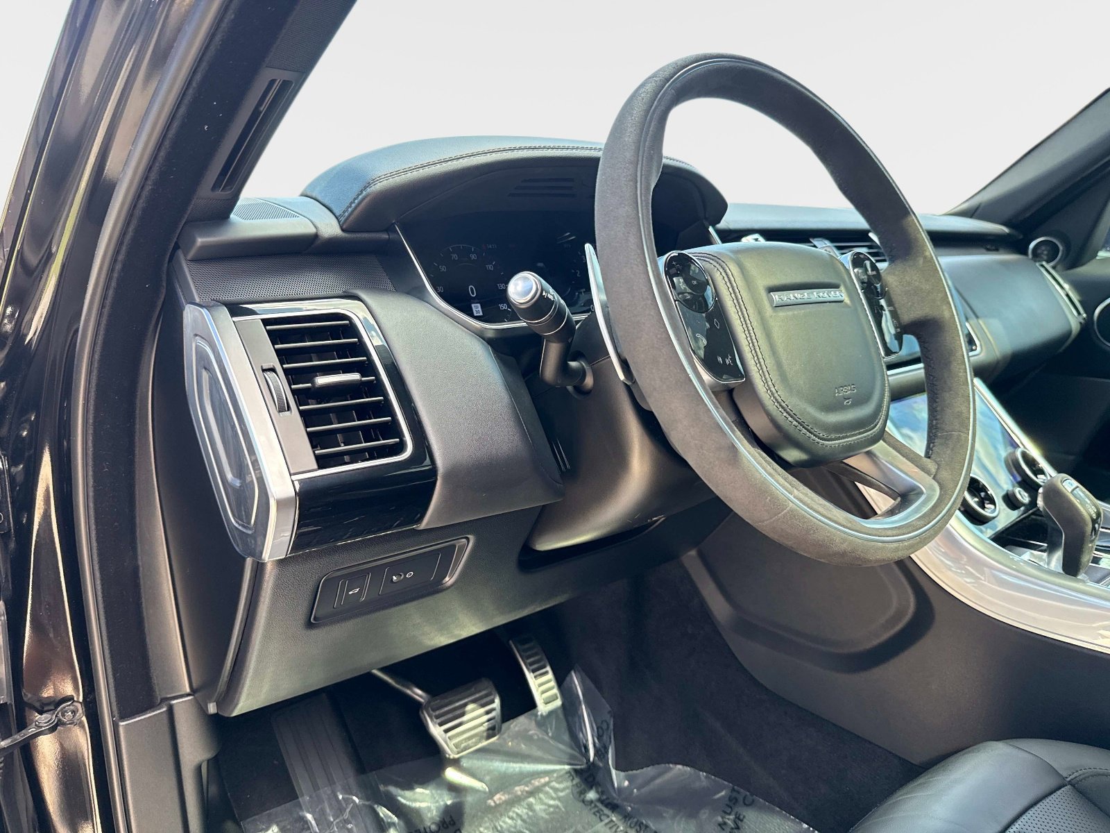 Used 2020 Land Rover Range Rover Sport HST image 21