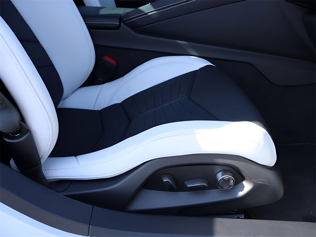 Used 2024 Chevrolet Corvette Z06 w/ Z07 Performance Package image 15