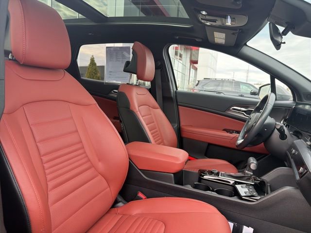 Used 2025 Kia Sportage SX image 29