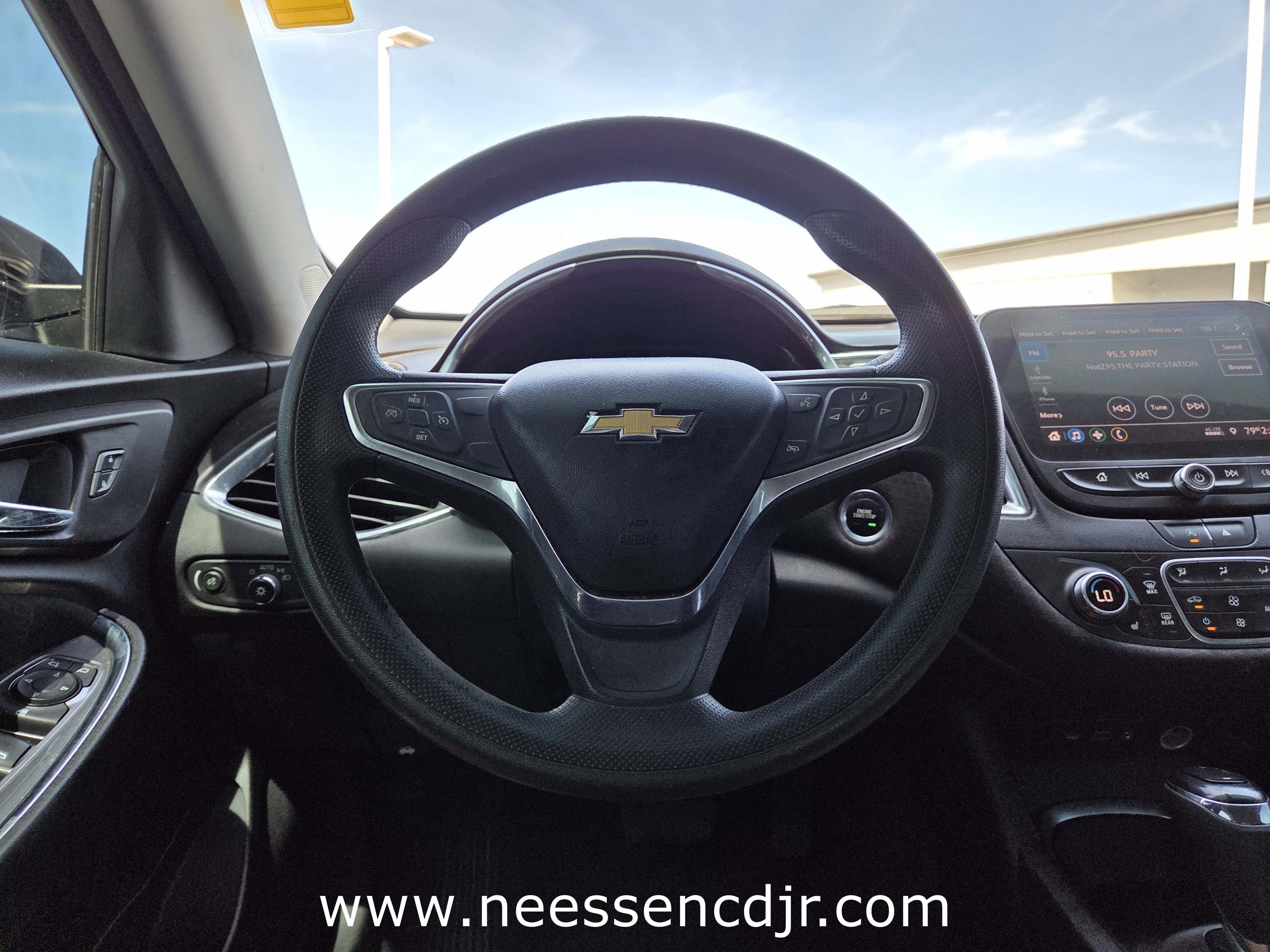 Used 2020 Chevrolet Malibu LT image 11