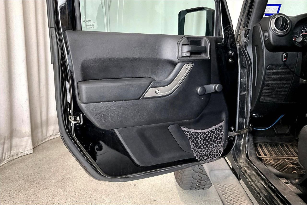 Used 2015 Jeep Wrangler Unlimited Sport image 21