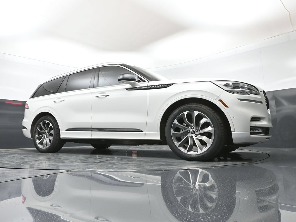 Used 2021 Lincoln Aviator Grand Touring w/ Equipment Group 302A AWD/4WD image 57