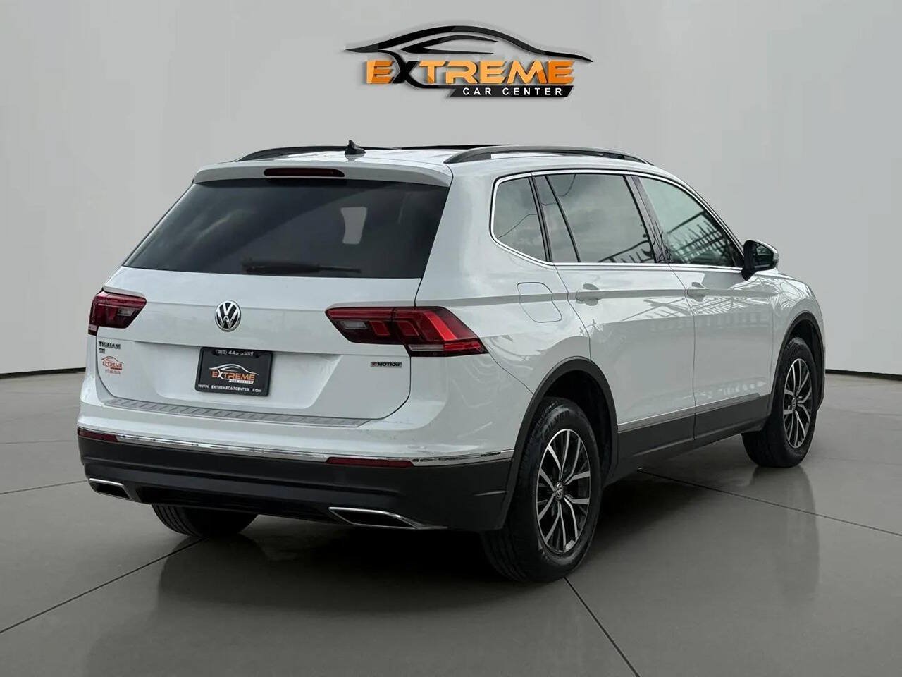 Used 2020 Volkswagen Tiguan SE w/ Panoramic Sunroof Package AWD/4WD image 6