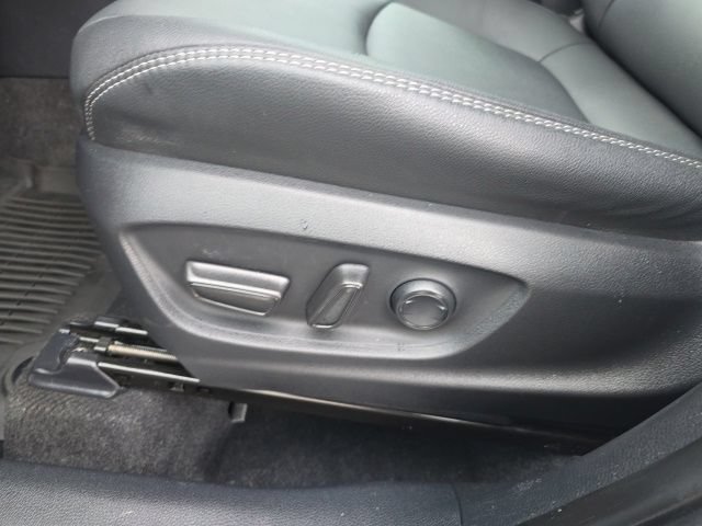 Used 2024 Toyota Corolla Cross XLE w/ Convenience Package AWD/4WD image 16
