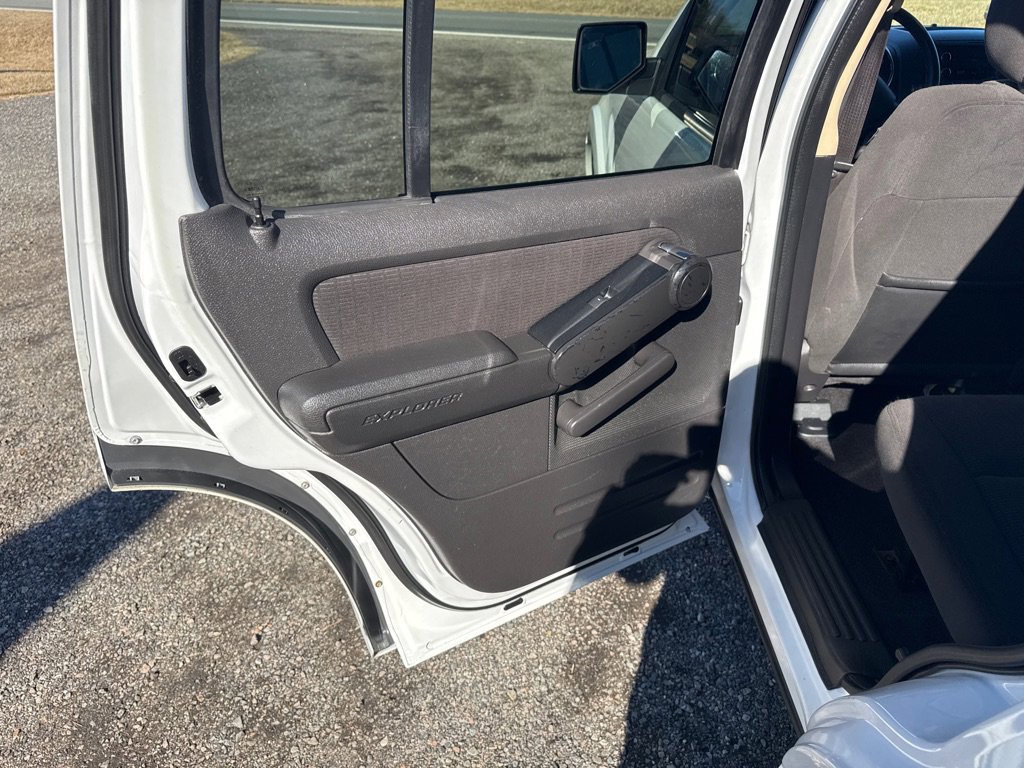 Used 2010 Ford Explorer XLT AWD/4WD image 15