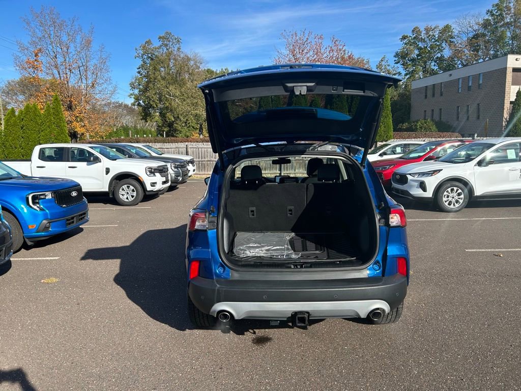 Certified 2022 Ford Escape Titanium w/ Class II Trailer Tow Package image 9